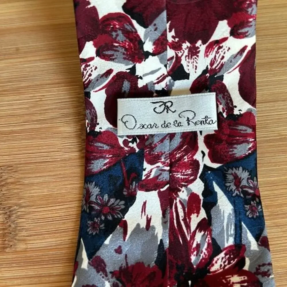 Oscar de la Renta vintage silk‎ floral neck tie